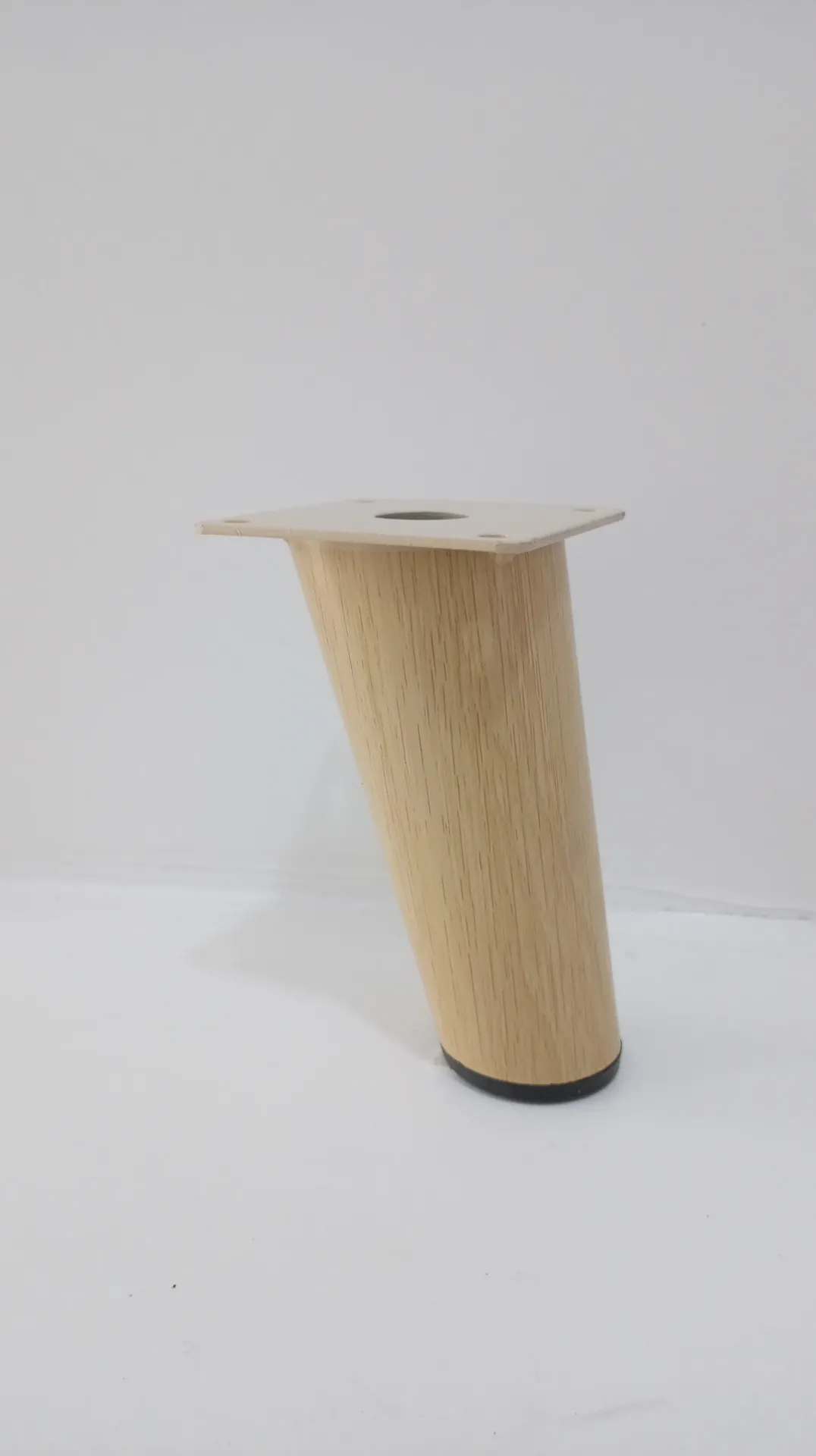 [MUE-PAT-004] PATA CONO METALICO BEIGE